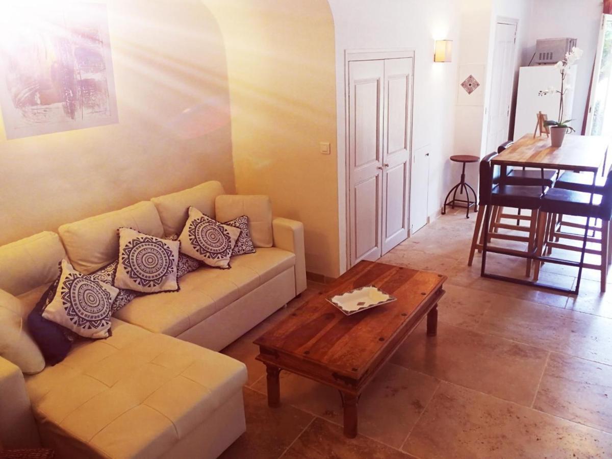 Bastide Provençale Les Mûriers d'Engaspaty Seillans Extérieur photo