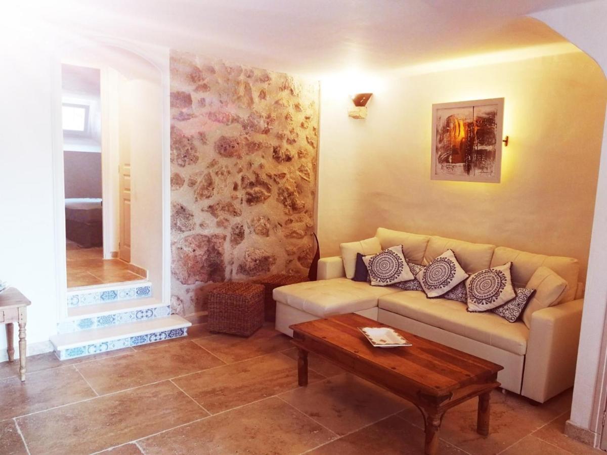Bastide Provençale Les Mûriers d'Engaspaty Seillans Extérieur photo