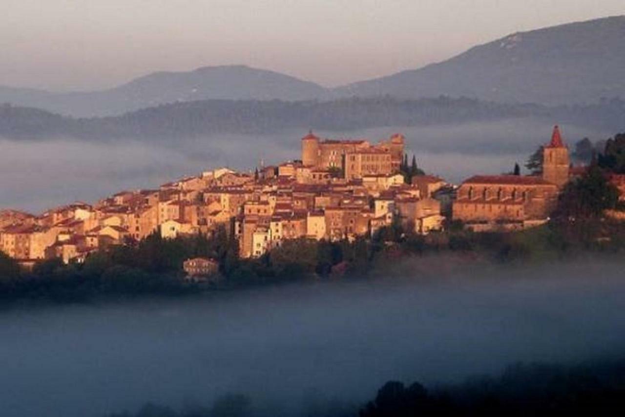 Bastide Provençale Les Mûriers d'Engaspaty Seillans Extérieur photo