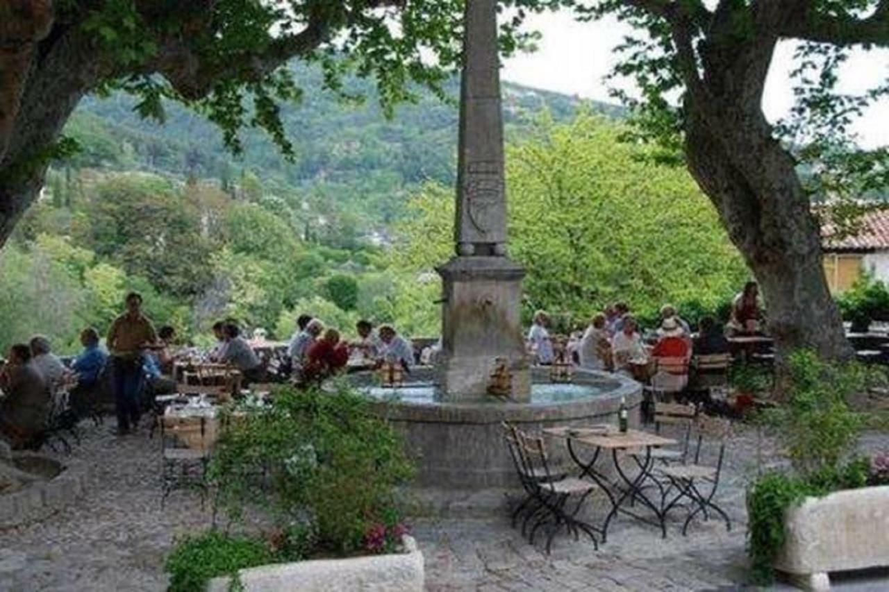Bastide Provençale Les Mûriers d'Engaspaty Seillans Extérieur photo